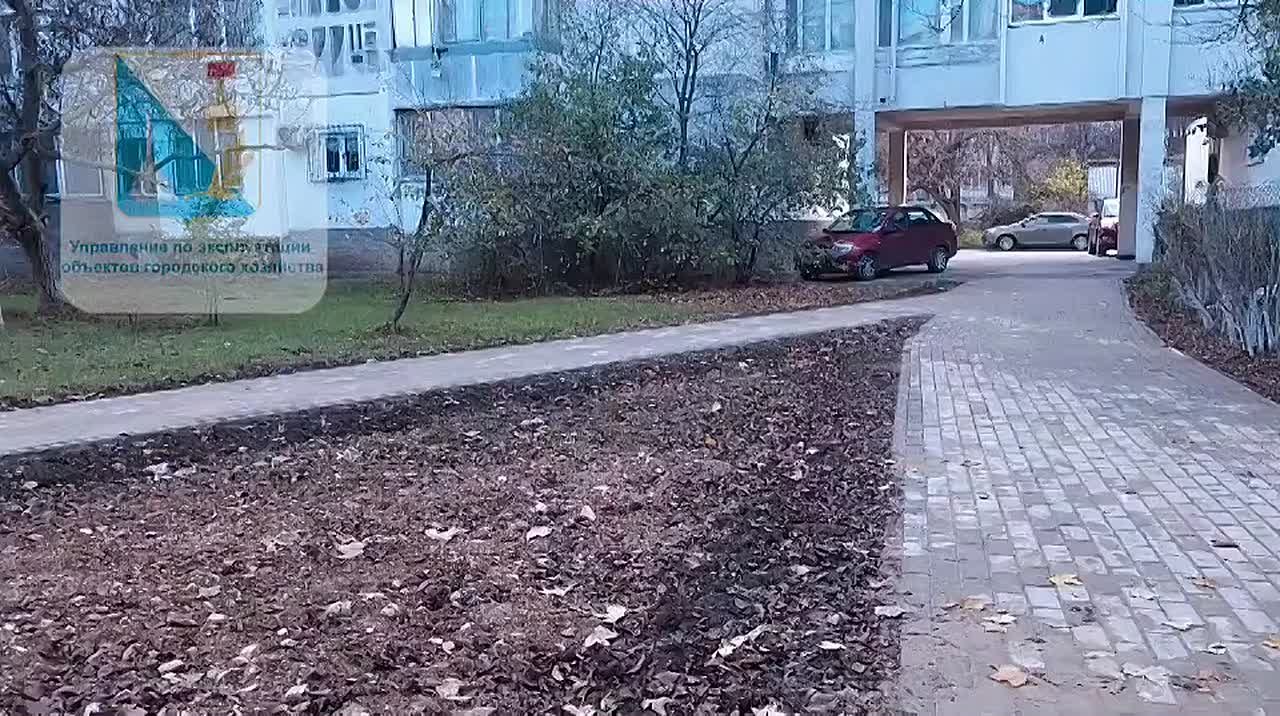 Завершается благоустройство пешеходной зоны между улицей Хрусталева и проспектом Генерала Острякова