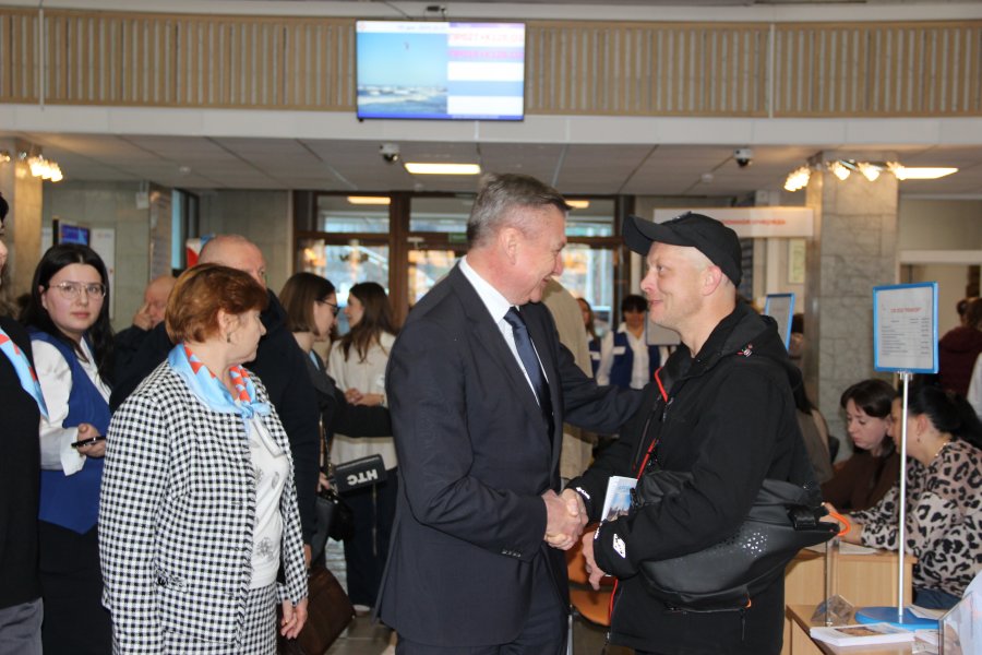 В Кадровом центре «Работа России» Севастополя прошел форум вакансий «Время возможностей для СВОих» для участников СВО и их близких В Кадровом центре «Работа России» Севастополя прошел форум вакансий «Время возможностей для СВОих» для участников СВО и их близких