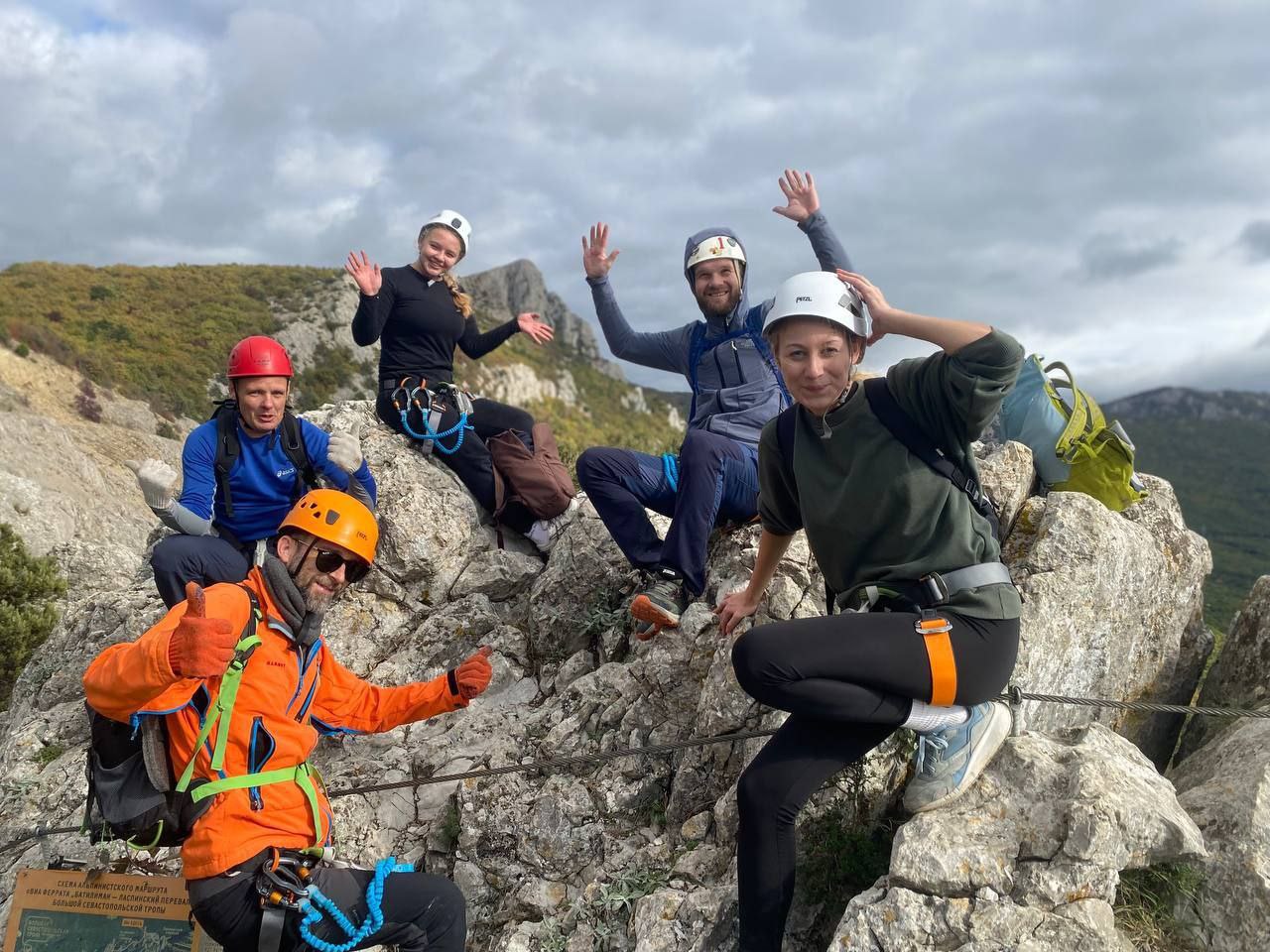 Сегодня первая среда декабря, а это значит, что пора ответить на первый вопрос новогодней викторины!