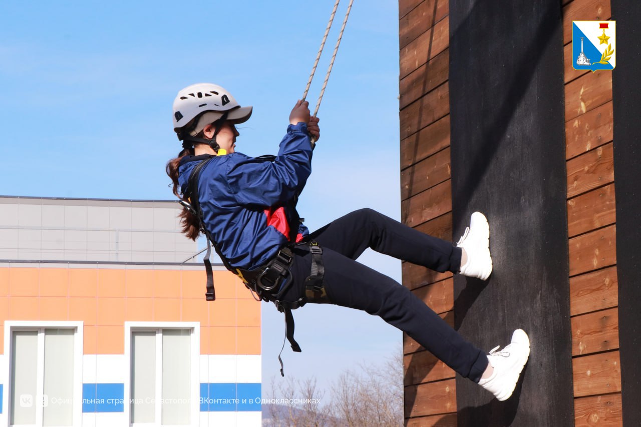 В Павловке завершился цикл «Живых уроков по безопасности» для старшеклассников севастопольского кадетского корпуса В Павловке завершился цикл «Живых уроков по безопасности» для старшеклассников севастопольского кадетского корпуса