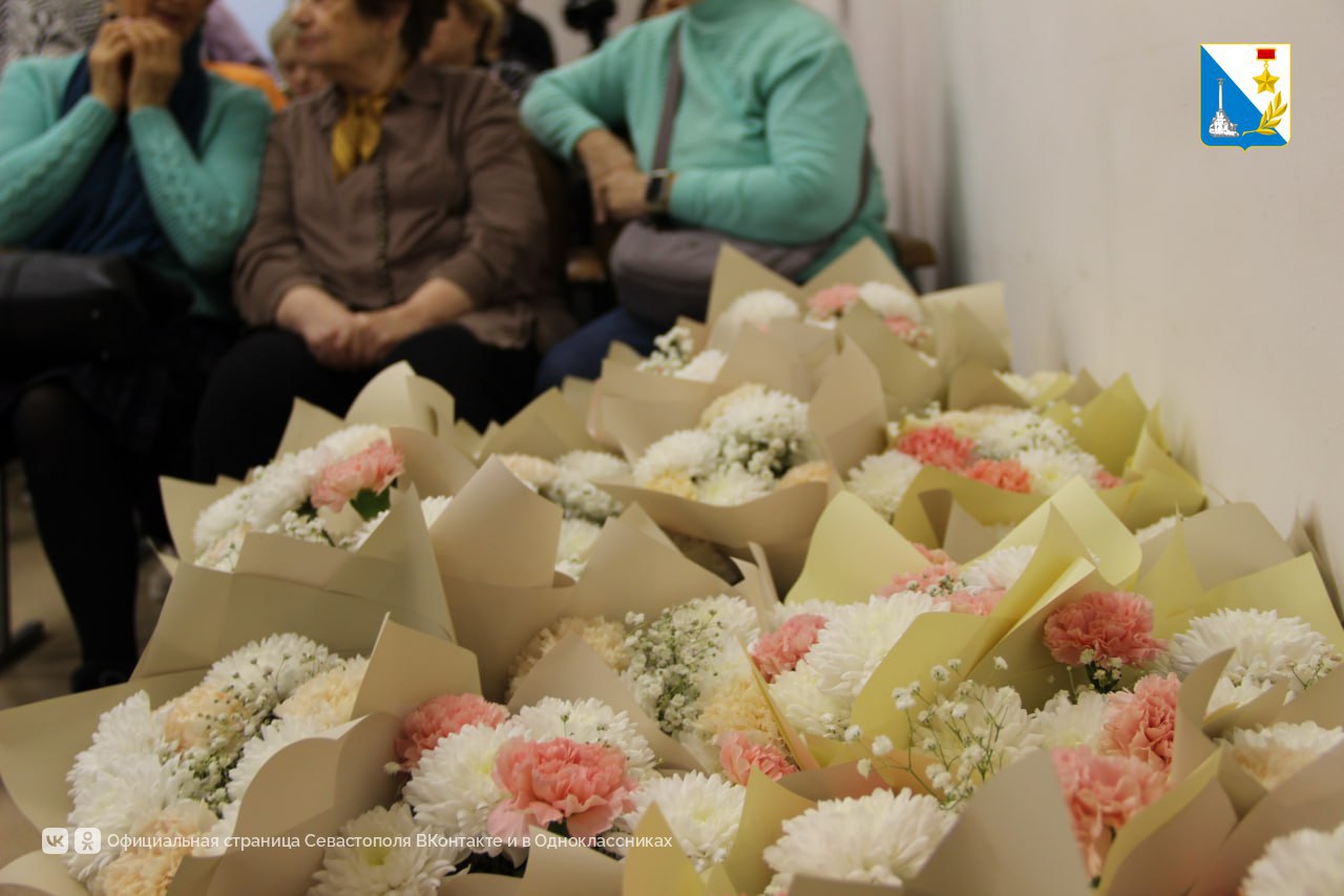 Благодарим специалистов, которые помогают людям с инвалидностью Благодарим специалистов, которые помогают людям с инвалидностью