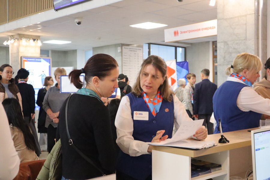 В Кадровом центре «Работа России» Севастополя прошел форум вакансий «Время возможностей для СВОих» для участников СВО и их близких