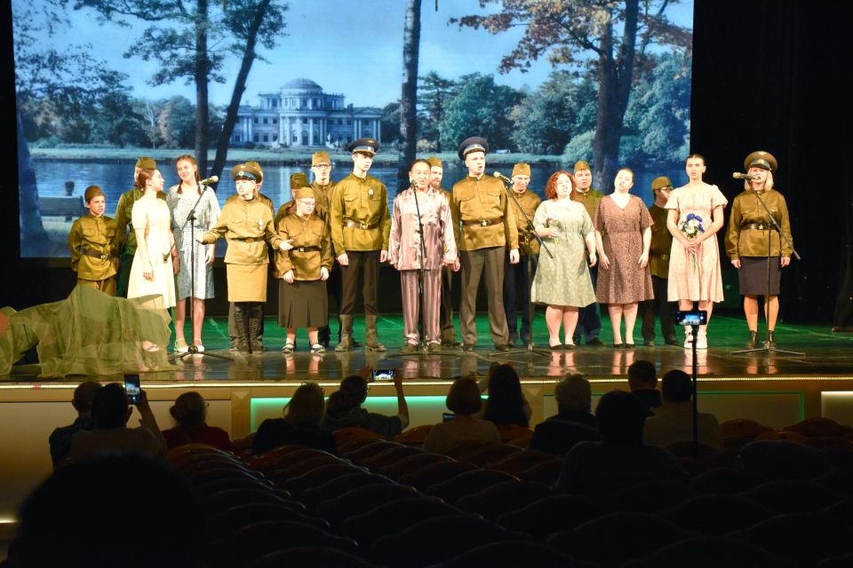 Александр Кулагин: В Севастопольском центре культуры и искусств состоялся театрализованный концерт, организованный коллективом Севастопольской РОО ИЦ "Особая молодежь" Александр Кулагин: В Севастопольском центре культуры и искусств состоялся театрализованный концерт, организованный коллективом Севастопольской РОО ИЦ "Особая молодежь"