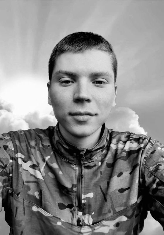 В Севастополе проводили в последний путь радиста-разведчика, матроса Владимира Чулкова