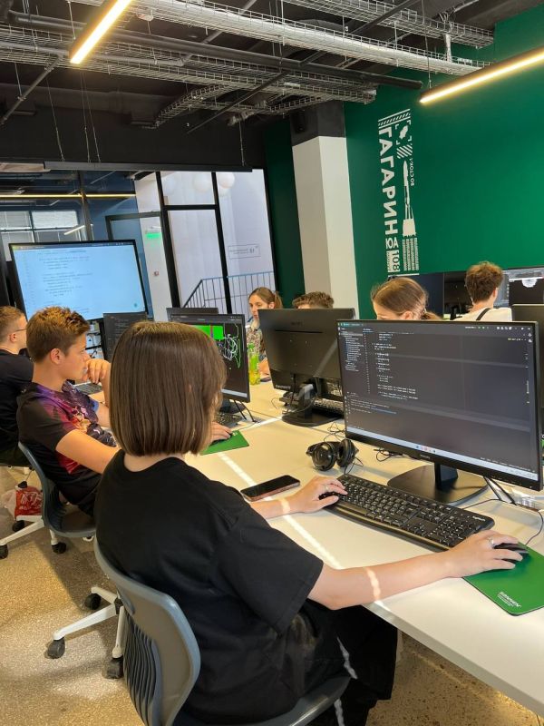 «IT-куб. Гагарин» - центр притяжения детей, которые увлекаются технологиями «IT-куб. Гагарин» - центр притяжения детей, которые увлекаются технологиями