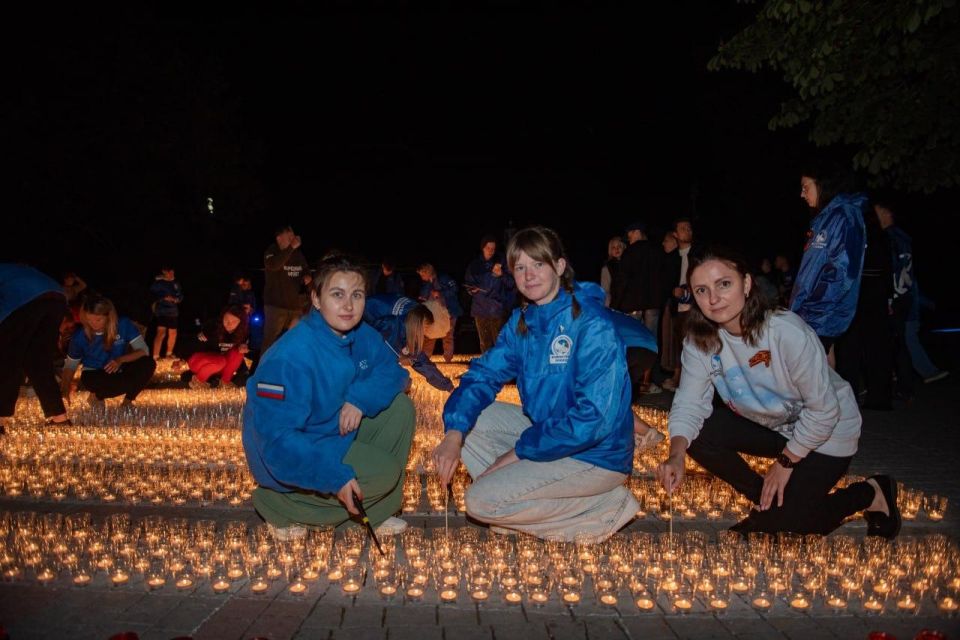 В Севастополе почти 40 тысяч добровольцев — это бескорыстные и отзывчивые люди, которые никогда не остаются в стороне и всегда первыми приходят на помощь В Севастополе почти 40 тысяч добровольцев — это бескорыстные и отзывчивые люди, которые никогда не остаются в стороне и всегда первыми приходят на помощь