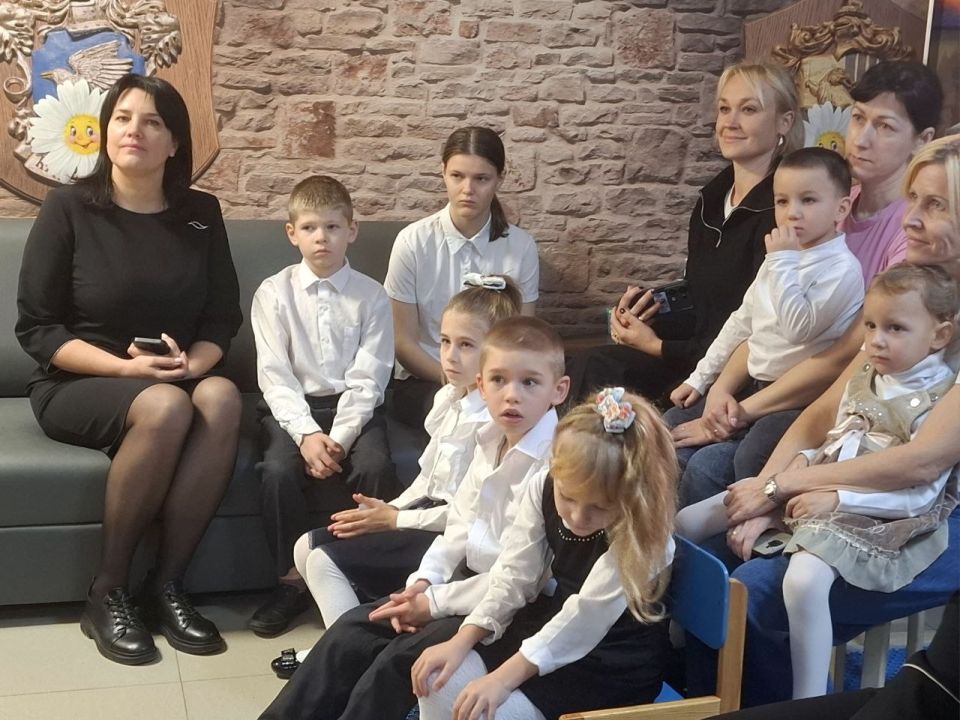 Участники программы "Севастополь — город Героев" посетили социальный приют Участники программы "Севастополь — город Героев" посетили социальный приют