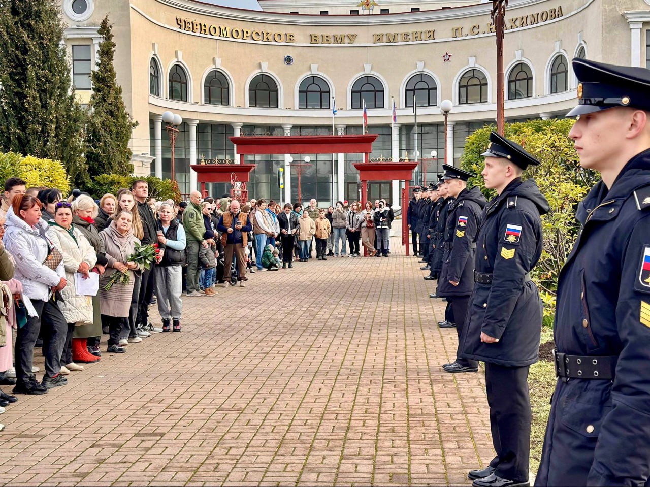 В Севастополе на территории Сквера Героев СВО в Парке Победы высадили деревья в память о героях СВО В Севастополе на территории Сквера Героев СВО в Парке Победы высадили деревья в память о героях СВО