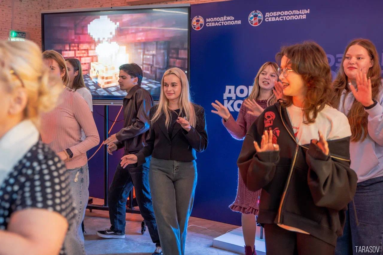 Денис Кондратьев: В День добровольца принял участие в награждении активных и неравнодушных волонтеров нашего города-героя Севастополя Денис Кондратьев: В День добровольца принял участие в награждении активных и неравнодушных волонтеров нашего города-героя Севастополя