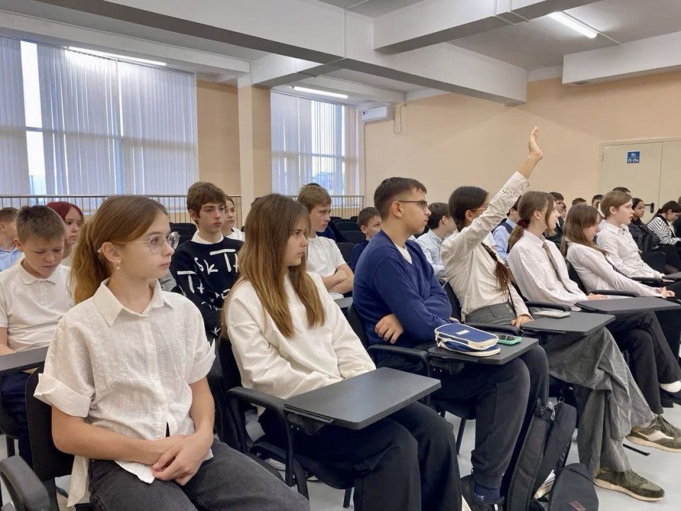 Лаборатория «Арт-перо» в гостях у Инженерной школы Лаборатория «Арт-перо» в гостях у Инженерной школы