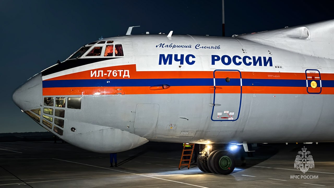 Спецбортом МЧС России пострадавшая от вражеской атаки севастопольская девочка направлена в Москву Спецбортом МЧС России пострадавшая от вражеской атаки севастопольская девочка направлена в Москву