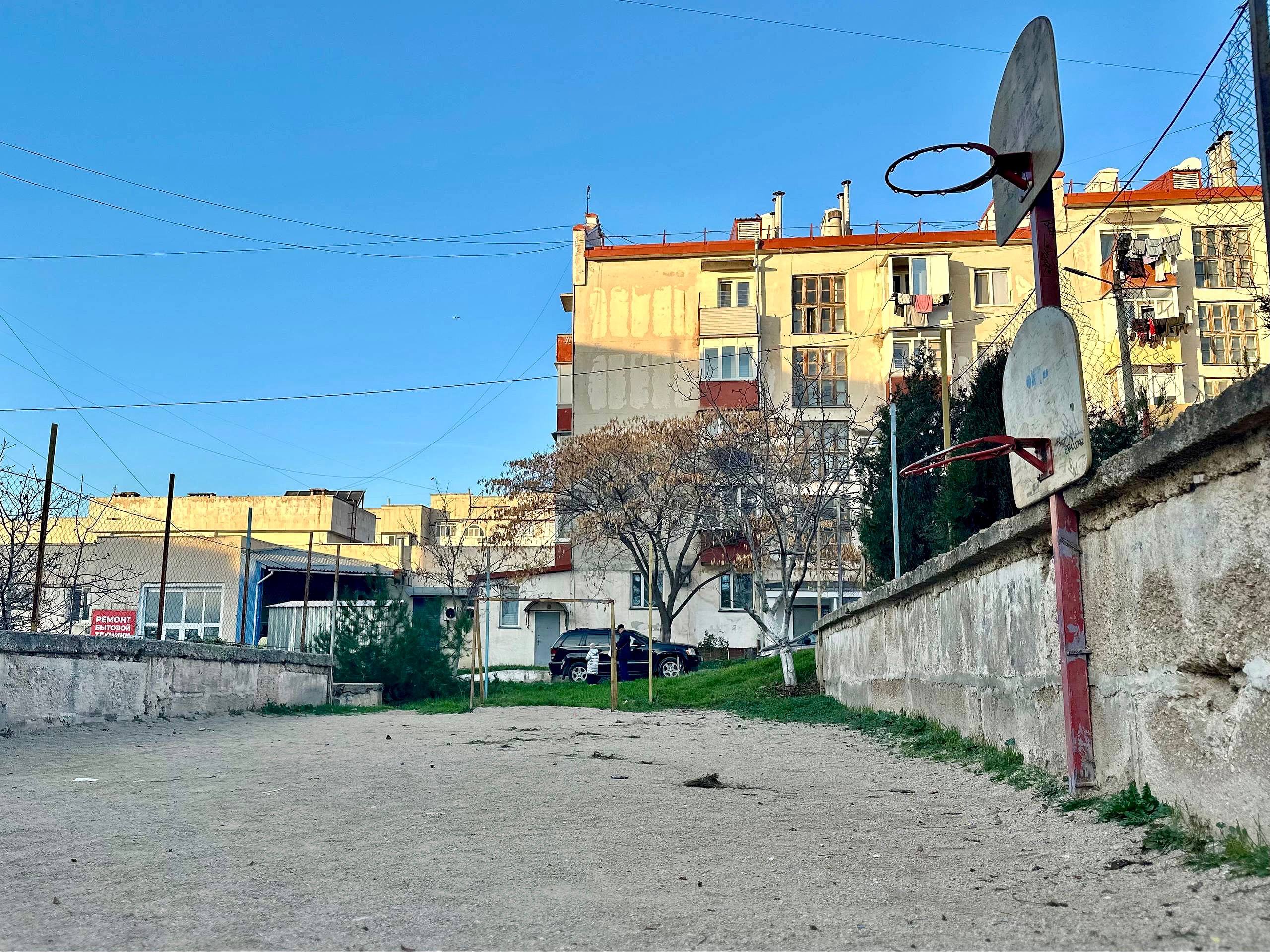 Владимир Немцев: Встретились с жителями домов №19, 19А и 21 по улице Александра Маринеско, чтобы обсудить заключительный этап проектирования новой спортивной площадки, а также комплексный ремонт внутриквартальных дорог и... Владимир Немцев: Встретились с жителями домов №19, 19А и 21 по улице Александра Маринеско, чтобы обсудить заключительный этап проектирования новой спортивной площадки, а также комплексный ремонт внутриквартальных дорог и...