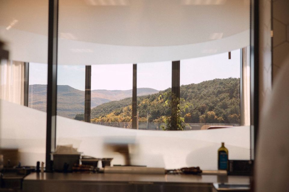 ��������������� ���������� AYA URBAN WINERY ����� ����������� ������������� ������ Russian Traveler Awards 2025