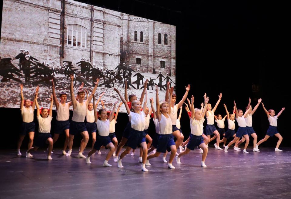 ����� � 3 ����� ���������� �������� �������� 150-�����