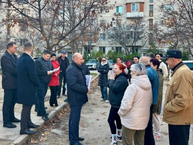 Владимир Немцев: В рамках декады приёмов граждан, приуроченной к 24-летию партии «Единая Россия», встретился с жителями домов по улице Александра Маринеско, 14, 16 и Тараса Шевченко, 31, 37, чтобы обсудить проект по...