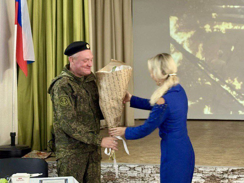 Встреча с участником СВО состоялась в Клубе села Хмельницкое Встреча с участником СВО состоялась в Клубе села Хмельницкое