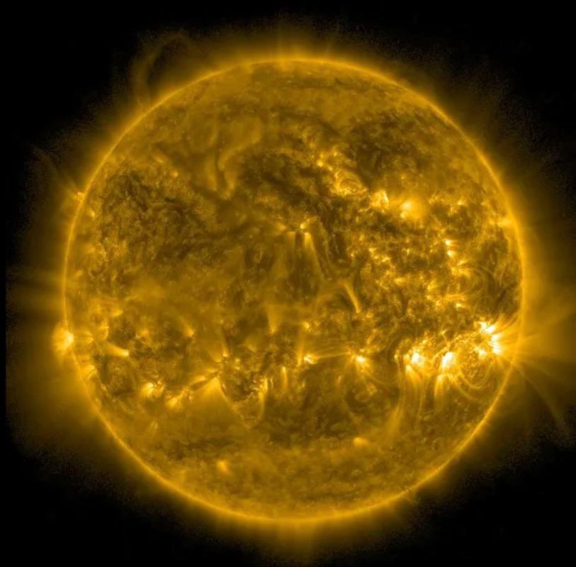 Сегодня на Солнце произошло восемь вспышек предпоследнего класса