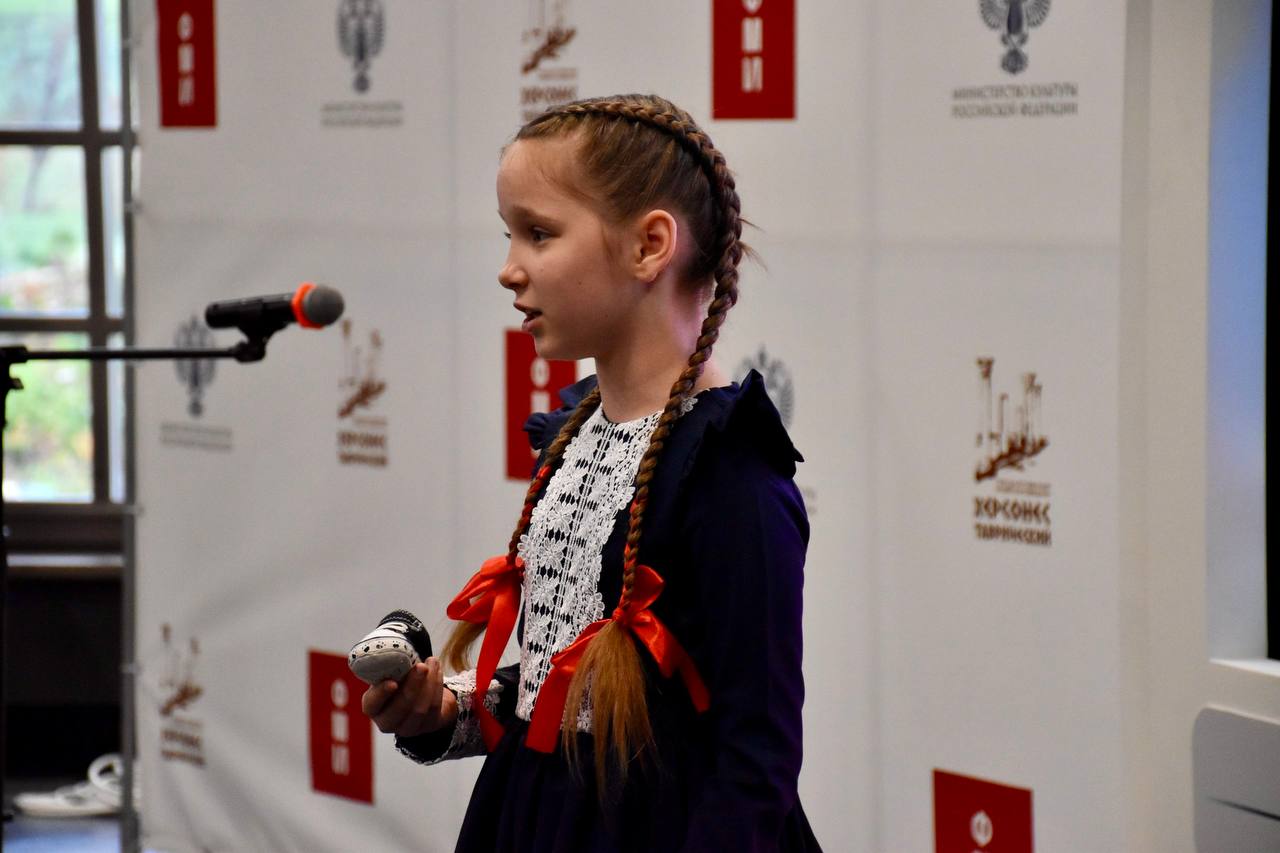 В Севастополе завершился финал конкурса чтецов «Пусть вами гордится страна», который прошел в рамках XVI городского патриотического фестиваля детского и юношеского творчества «Верность отцам – верность Отчизне» В Севастополе завершился финал конкурса чтецов «Пусть вами гордится страна», который прошел в рамках XVI городского патриотического фестиваля детского и юношеского творчества «Верность отцам – верность Отчизне»