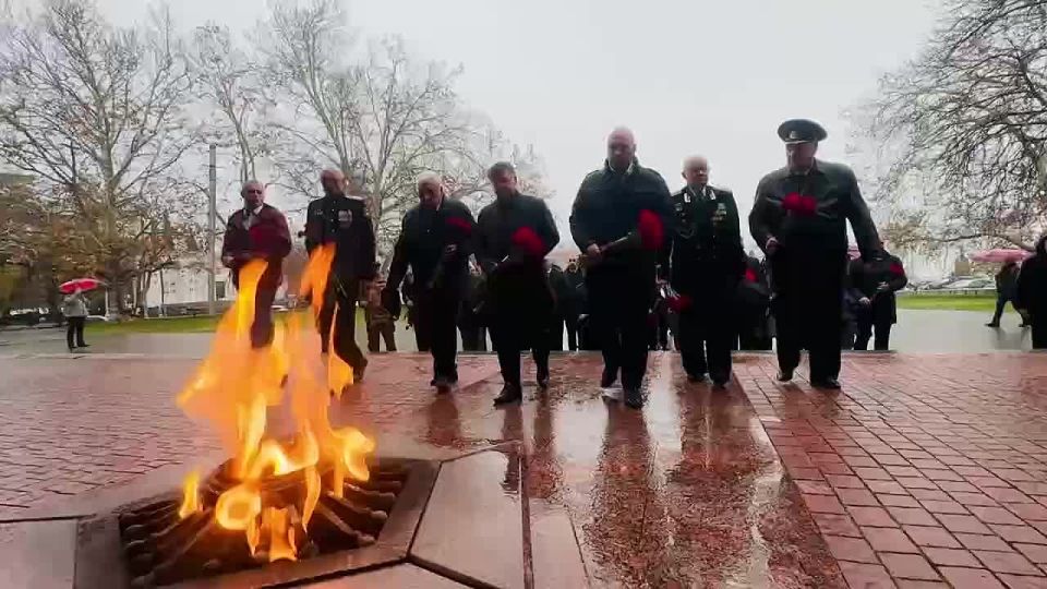 В Севастополе отмечают День Героев Отечества