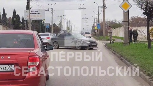 Две легковушки столкнулись на пересечении улиц Руднева и Харьковская