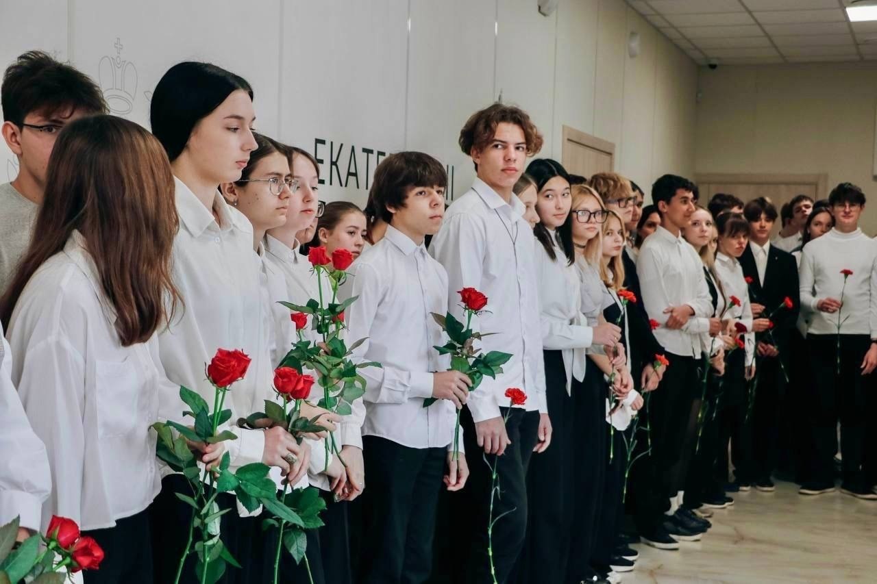 9 декабря 2025 года, в День Героев Отечества, Качинская школа 13 имени трижды Героя Александра Ивановича Покрышкина присоединилась 9 декабря 2025 года, в День Героев Отечества, Качинская школа 13 имени трижды Героя Александра Ивановича Покрышкина присоединилась