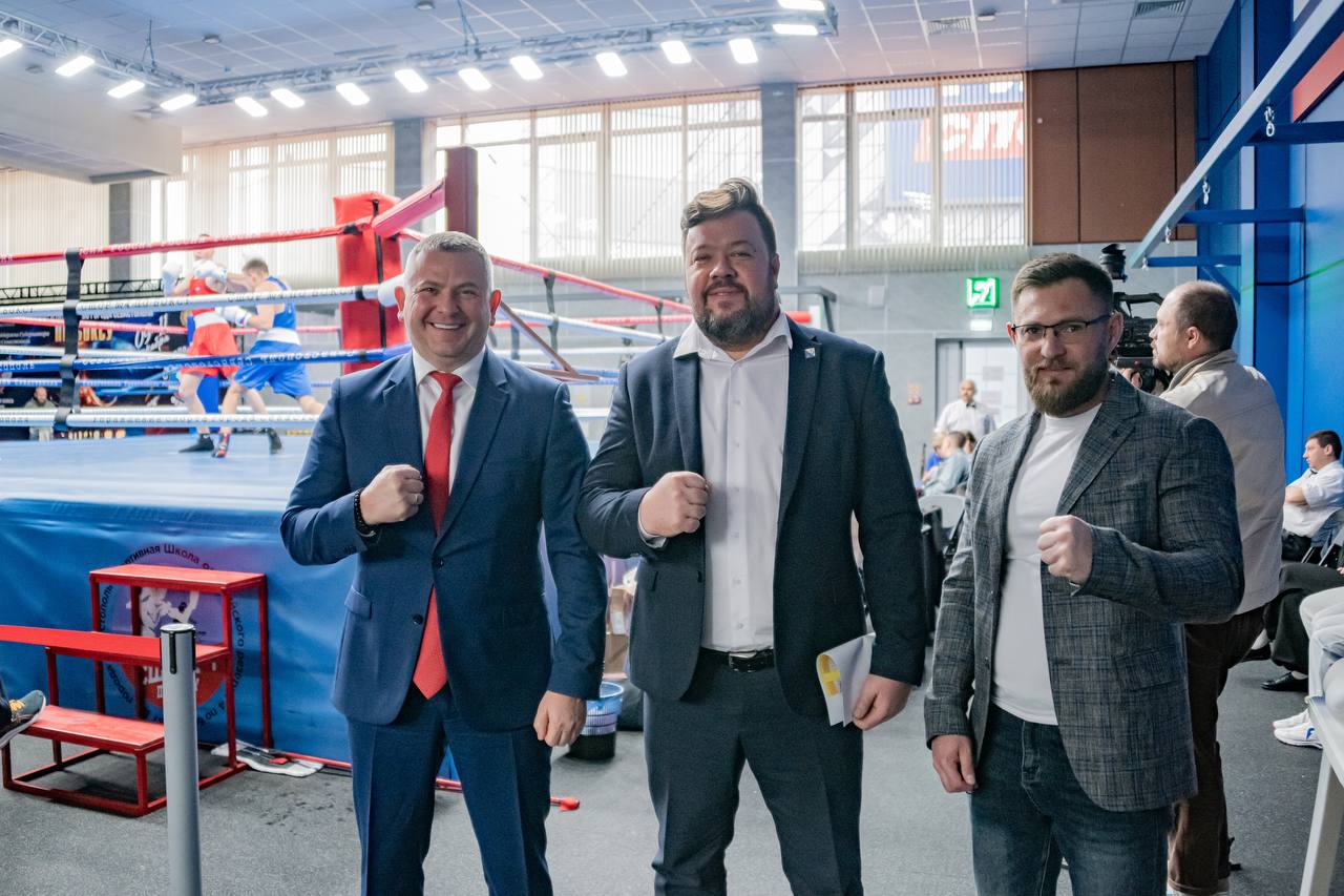 Сергей Резниченко: Сегодня приветствовал финалистов чемпионата и первенства города по боксу Сергей Резниченко: Сегодня приветствовал финалистов чемпионата и первенства города по боксу