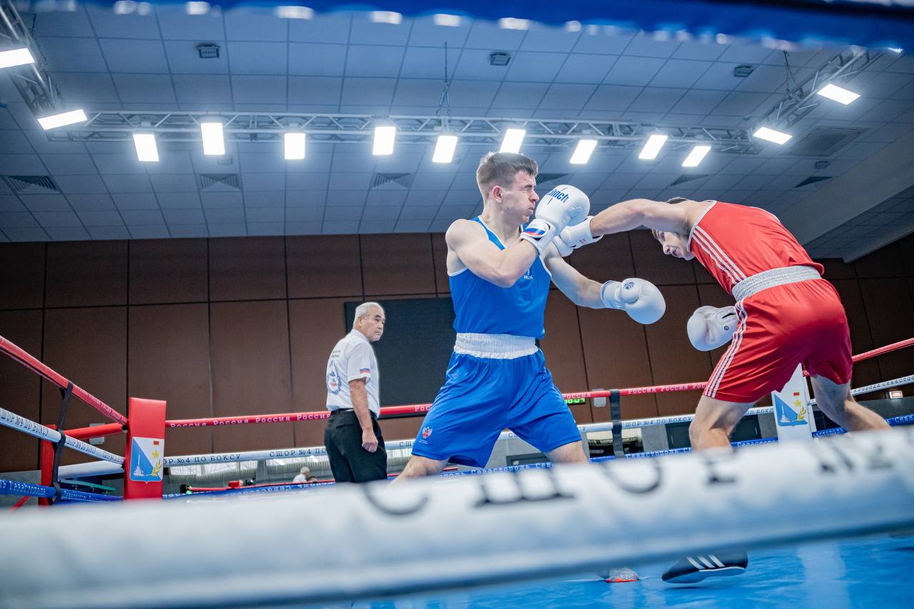 Сергей Резниченко: Сегодня приветствовал финалистов чемпионата и первенства города по боксу Сергей Резниченко: Сегодня приветствовал финалистов чемпионата и первенства города по боксу