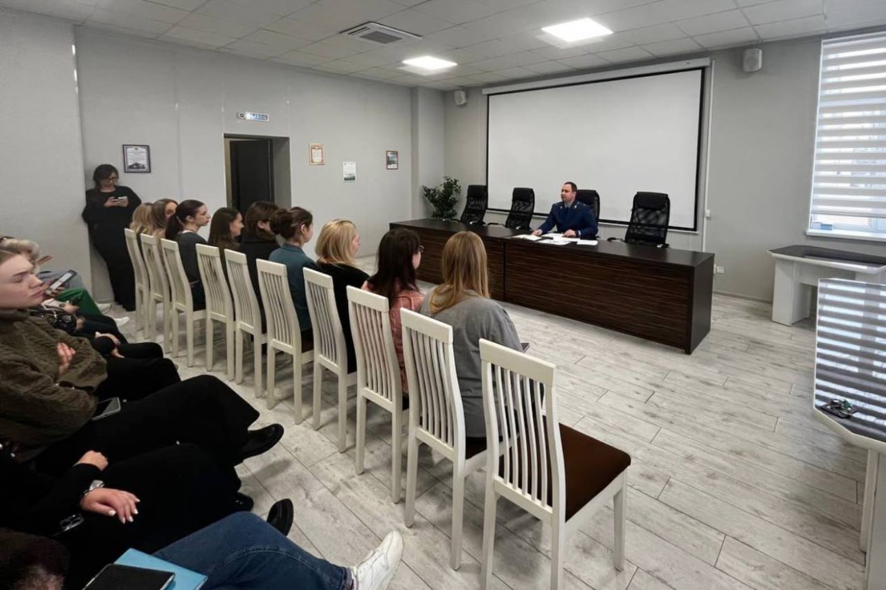 Работники Севастопольской межрайонной природоохранной прокуратуры провели просветительские встречи по вопросам противодействия коррупции