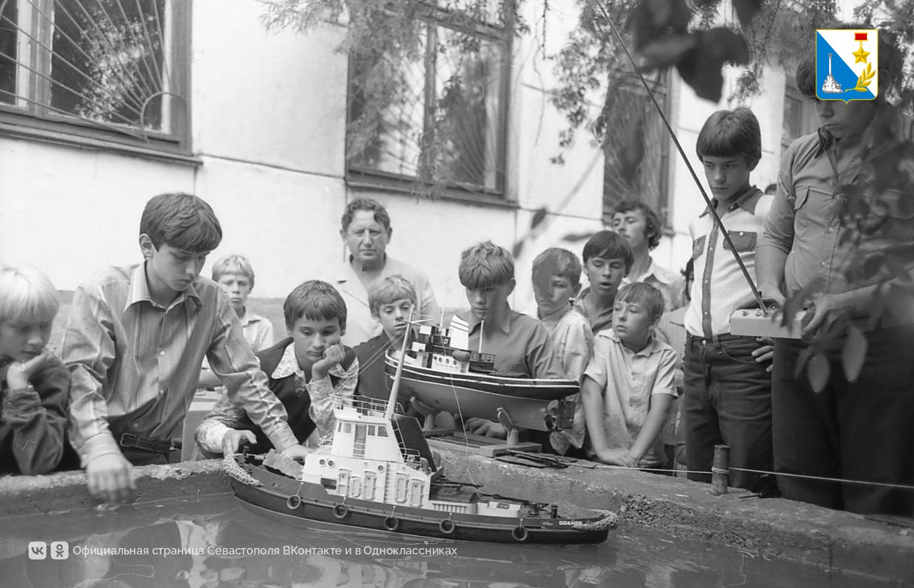 Севастопольская станция юных техников отмечает 65-летие Севастопольская станция юных техников отмечает 65-летие