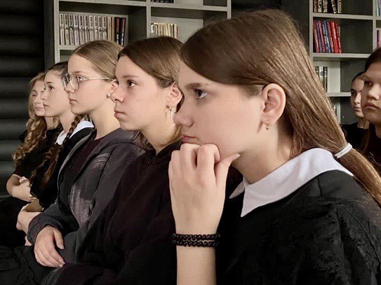 В Севастополе прошел патриотический час «Герои Отечества – гордость поколений» В Севастополе прошел патриотический час «Герои Отечества – гордость поколений»