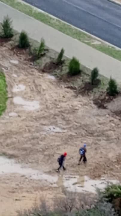 Власти Севастополя объяснили грядущими «археологическими исследованиями» дорогу к школе по «жиже грязи»