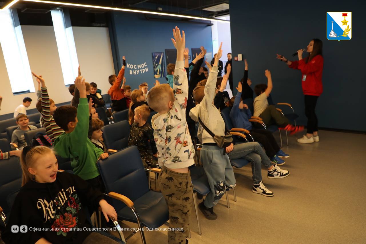 Севастопольская станция юных техников отмечает 65-летие Севастопольская станция юных техников отмечает 65-летие