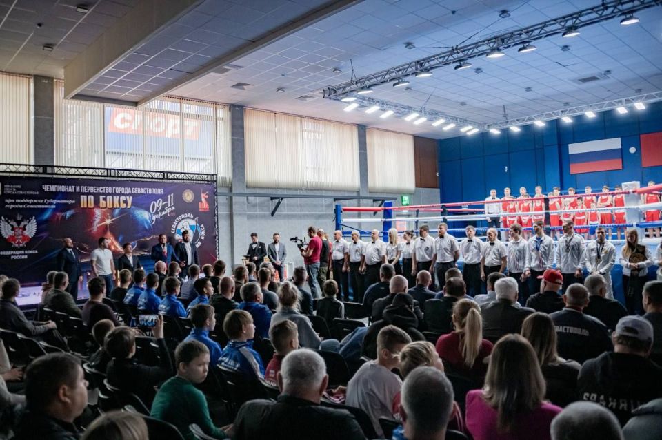 В центре бокса «Спартак» завершился Чемпионат города по боксу среди мужчин и женщин, а также Первенство среди юниоров и юношей и девушек