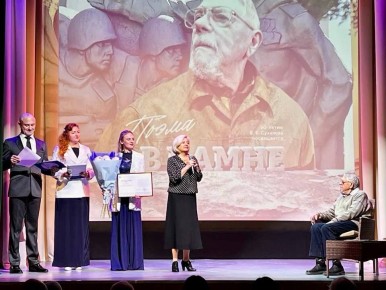 В Клубе 1-го отделения совхоза «Золотая балка» состоялось торжественное мероприятие в честь юбилея скульптора Владимира Суханова