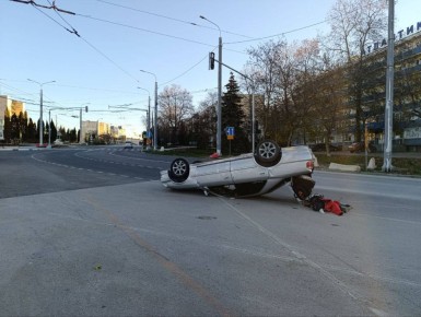Госавтоинспекция Севастополя устанавливает обстоятельства ДТП с «перевертышем»