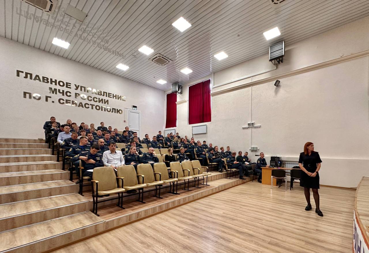 В рамках профилактики дорожно-транспортных происшествий с участием транспорта оперативных служб инспекторы пропаганды БДД Управления Госавтоинспекции провели специальные беседы с личным составом Росгвардии и МЧС России В рамках профилактики дорожно-транспортных происшествий с участием транспорта оперативных служб инспекторы пропаганды БДД Управления Госавтоинспекции провели специальные беседы с личным составом Росгвардии и МЧС России