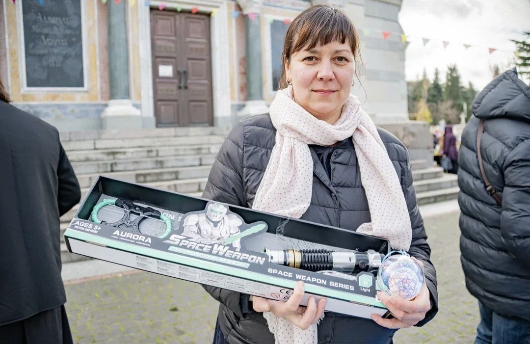 У Свято-Владимирского собора прошла новогодняя благотворительная ярмарка У Свято-Владимирского собора прошла новогодняя благотворительная ярмарка