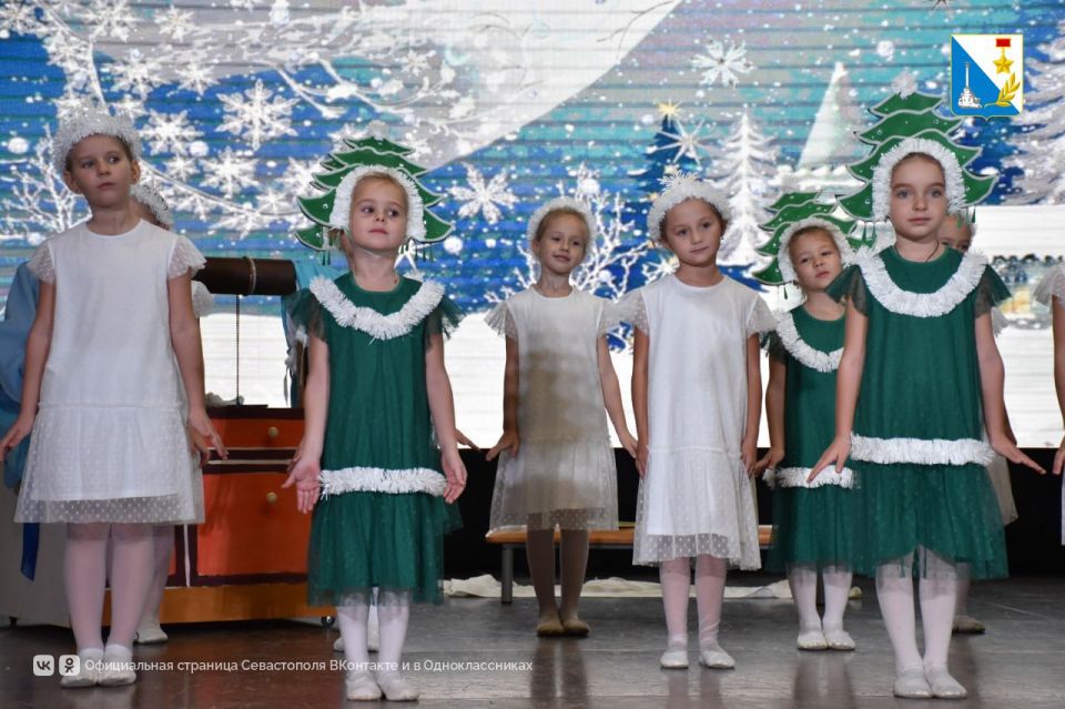 Во дворце детского и юношеского творчества подвели итоги семейного конкурса «Рождественская звезда» Во дворце детского и юношеского творчества подвели итоги семейного конкурса «Рождественская звезда»