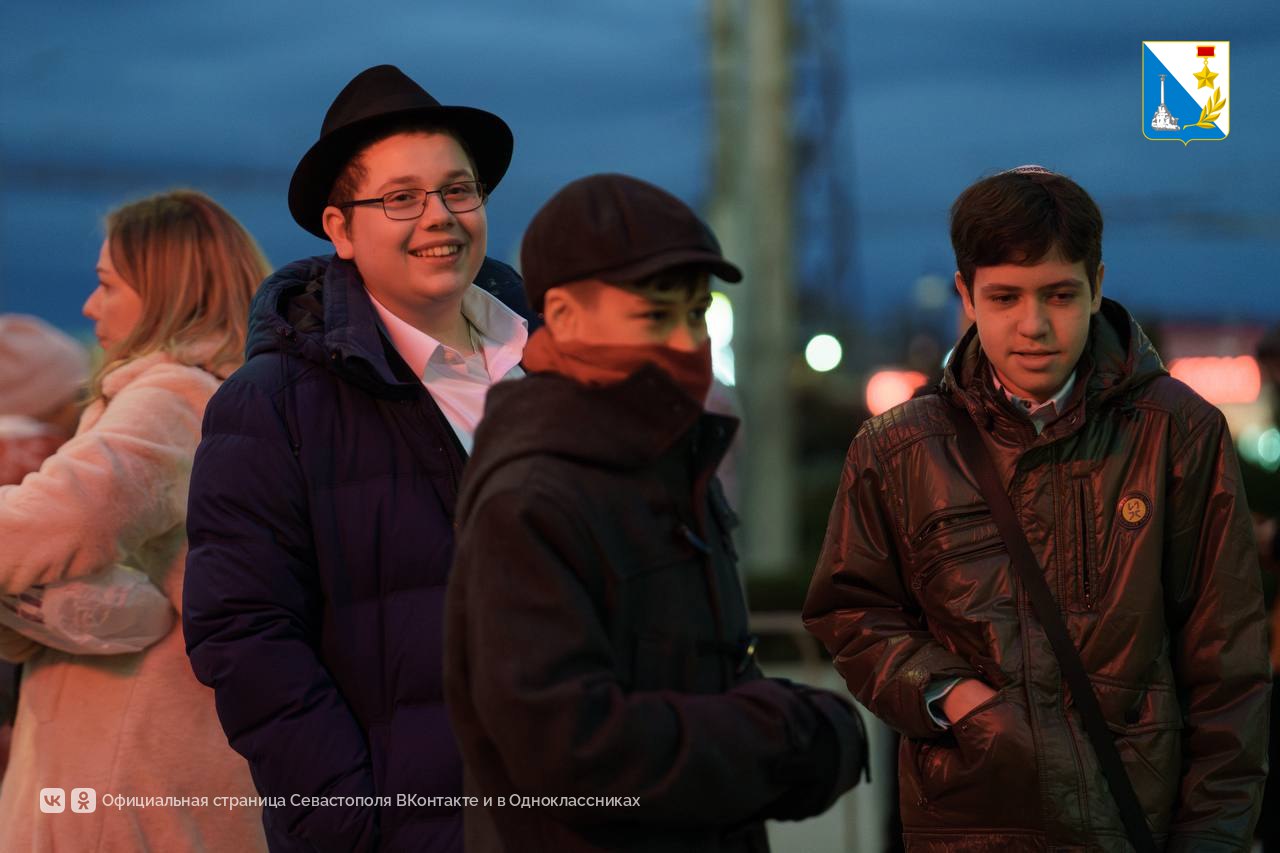 Севастопольская еврейская община отмечает один из своих главных праздников — Хануку Севастопольская еврейская община отмечает один из своих главных праздников — Хануку