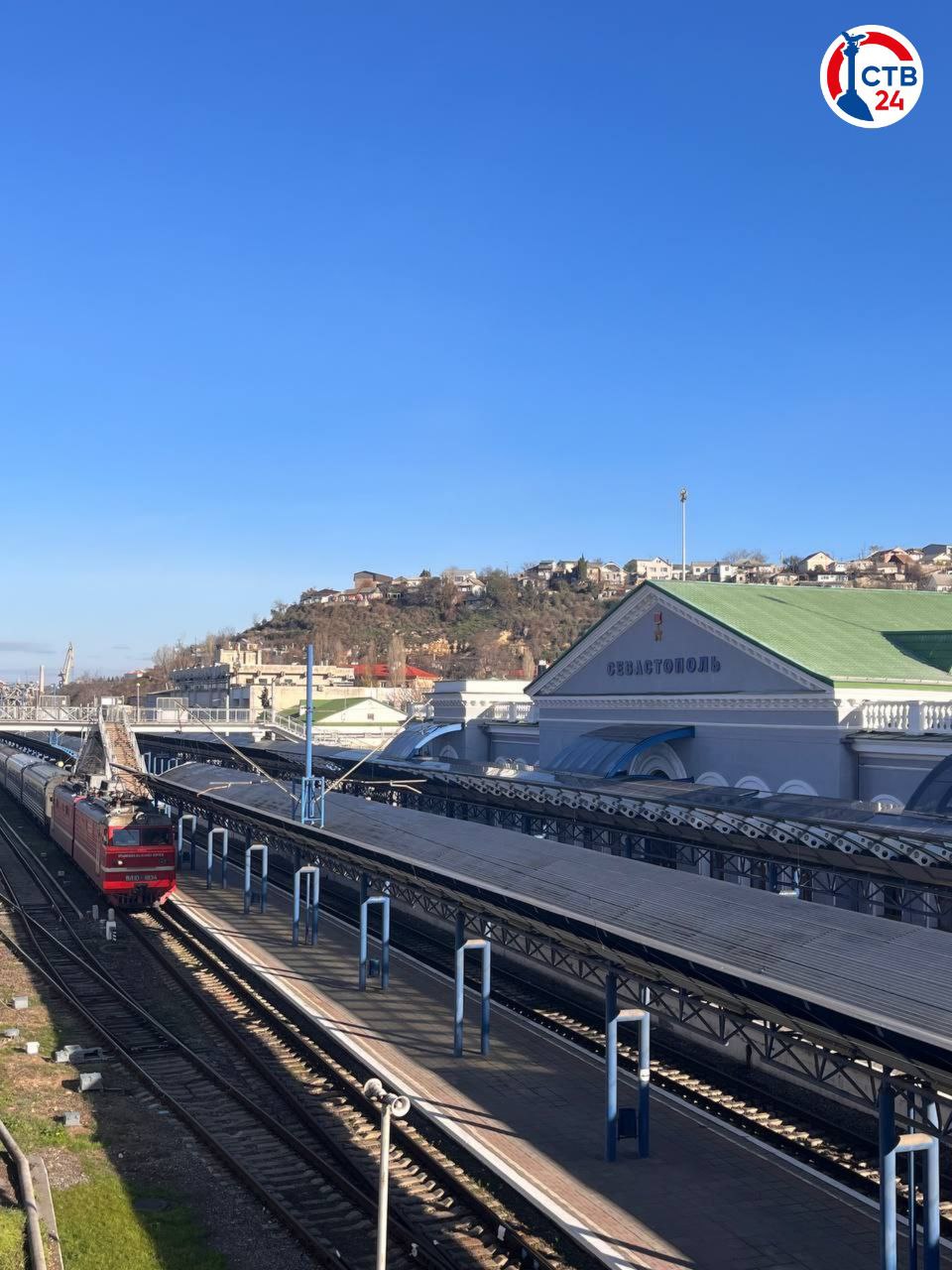 Ремонт на Днепровском мосту продолжается Ремонт на Днепровском мосту продолжается