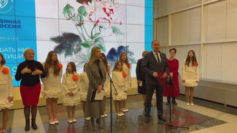 «Услышать мир сквозь тишину» – выставка под таким названием открылась сегодня в стенах Государственной Думы