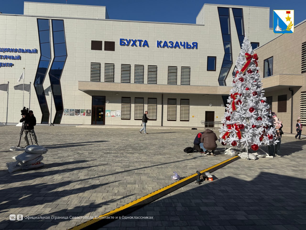 Готовимся к большой новогодней ярмарке у центра «Бухта Казачья»