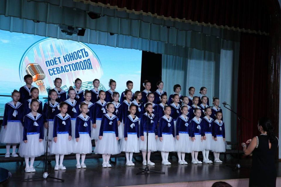 Поёт юность Севастополя: во Дворце детского и юношеского творчества прошел региональный этап Всероссийского конкурса хоровых и вокальных коллективов