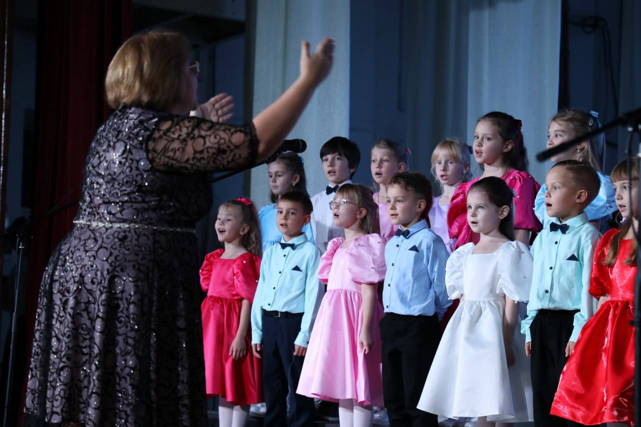 Поёт юность Севастополя: во Дворце детского и юношеского творчества прошел региональный этап Всероссийского конкурса хоровых и вокальных коллективов Поёт юность Севастополя: во Дворце детского и юношеского творчества прошел региональный этап Всероссийского конкурса хоровых и вокальных коллективов