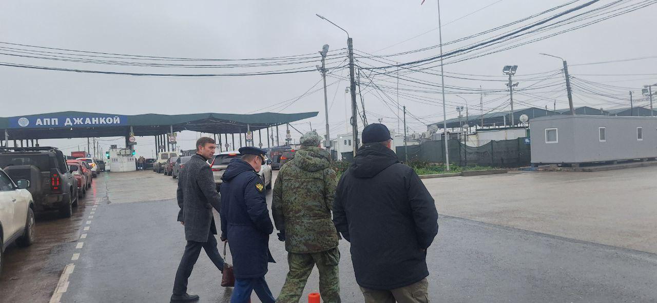 На границе Крыма и Херсонской области проверили пункт пропуска «Джанкой»