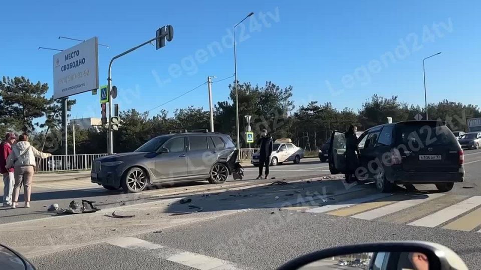 ДТП с участием 2 автомобилей произошло на Камышовом шоссе