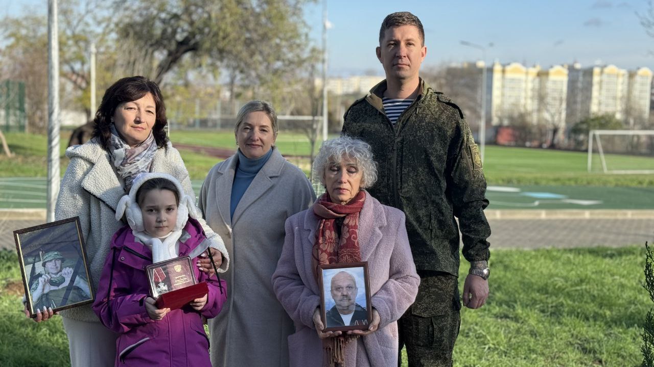 В школе №41 открыли «Аллею Памяти» в честь героев-земляков