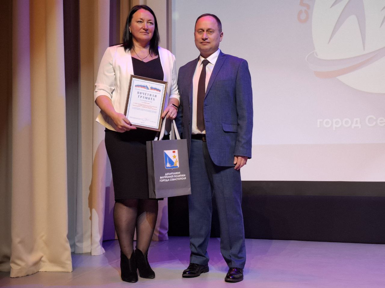 В Севастополе прошел II Слет добровольчества муниципальных образований «Дорогою добра» В Севастополе прошел II Слет добровольчества муниципальных образований «Дорогою добра»