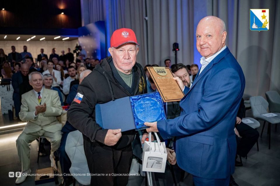 В Севастополе вручили премию «Спортсмен года» по итогам насыщенного спортивного сезона В Севастополе вручили премию «Спортсмен года» по итогам насыщенного спортивного сезона