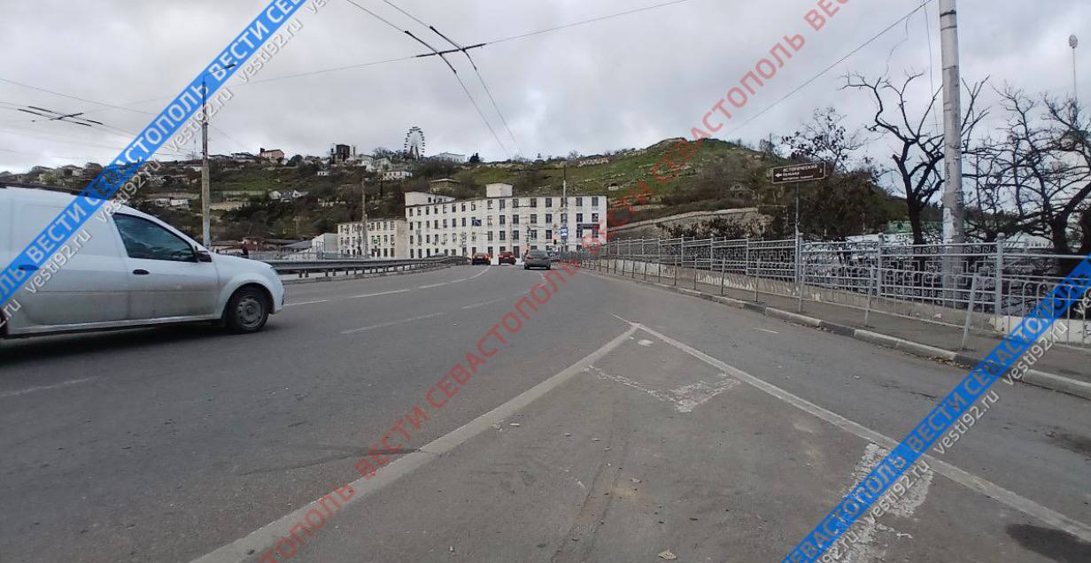 На Днепровском мосту завершили внеплановые ремонтные работы На Днепровском мосту завершили внеплановые ремонтные работы